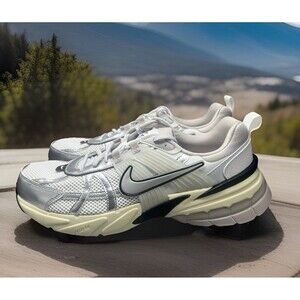 Nike V2K Run 'Pure Platinum' HJ4497-100 Sneakers Mens Size 12 NEW RARE